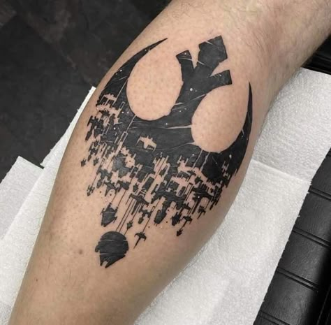 Oliver Tattoo, Mandalorian Tattoo, Star Wars Tattoo Sleeve, Friends Tattoos, Star Wars Painting, Fantasy Tattoos, Leg Sleeve Tattoo, Star Wars Tattoo, Tag Friends