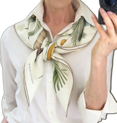 Hermes Scarf Outfit, Scarf Fashion Outfit, Scarf Inspiration, Silk Scarf Outfit, Scarf Aesthetic, Scarf Wearing Styles, Silk Scarf Style, Ways To Wear A Scarf, How To Wear A Scarf