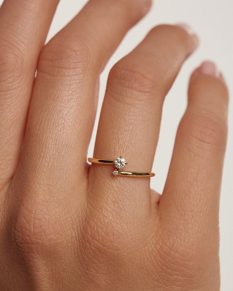 Simple Ring Design, Hand Jewelry Rings, Couple Ring Design, Modern Gold Jewelry, Pretty Jewelry Necklaces, Gold Rings Fashion, Gold Ring Designs, Ringe Gold, Classy Jewelry