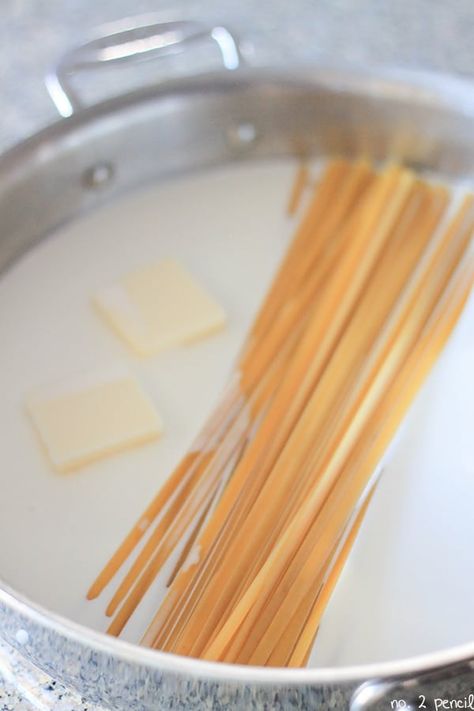 No 2 Pencil, Fettuccine Alfredo, Alfredo Pasta, Pan Chicken, Pasta Noodles, Chicken Alfredo, Time To Eat, One Pan, Looks Yummy