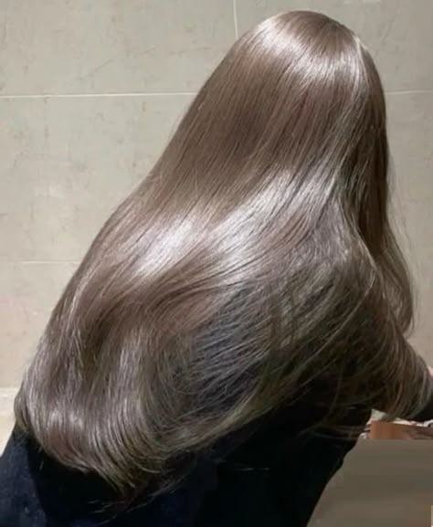 Shiny Thick Hair, Good Hair And Skin Aesthetic, Beautiful Shiny Hair, Glowing Skin And Healthy Hair, Shiny Skin Aesthetic, Super Silky Hair, Long Smooth Hair, Skin And Hair Care Aesthetic, Soft Smooth Hair