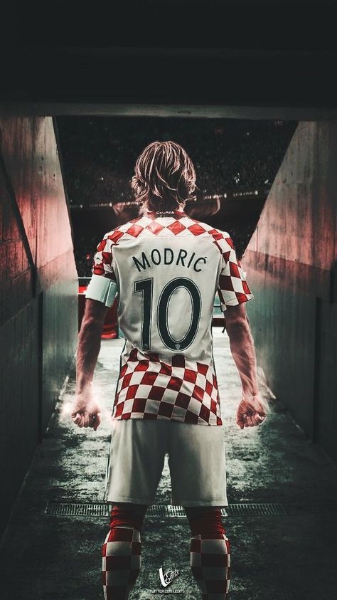 modrić 🪄🍷 Modric Wallpapers, Real Madrid Football Club, Cr7 Vs Messi, Dragon Super, Football Drawing, Real Madrid Wallpapers, Real Madrid Football, Madrid Wallpaper, Soccer Stars