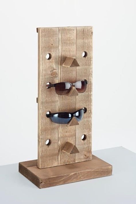 Sunglasses Storage Diy, Wooden Glasses, Sunglasses Display, Timber Fencing, Counter Display, Vintage Display, Diy Holz, Sunglass Holder, Small Wood Projects