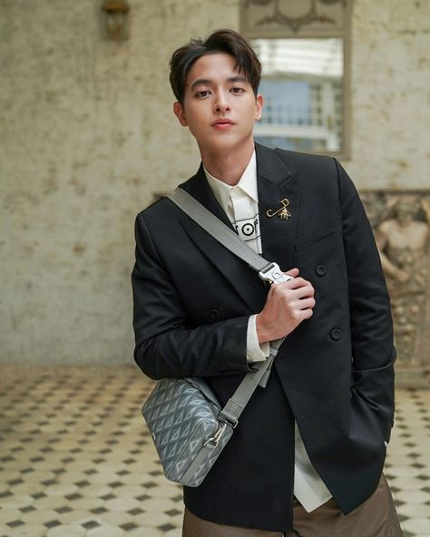 James Jirayu Tangsrisuk, James Jirayu, Double Breasted Suit, Black Wallpaper, Double Breasted Suit Jacket, Double Breasted, Celebrity Style, Suit Jacket, Dior