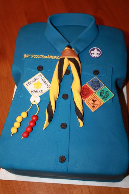 Cub Scout & Boy Scout cakes! Cub Scout Shirt, Boy Scout Cake, Cub Scout Cake, Eagle Scout Cake, Boy Scout Shirt, Shirt Cake, Scout Camping, Cub Scout, Eagle Scout