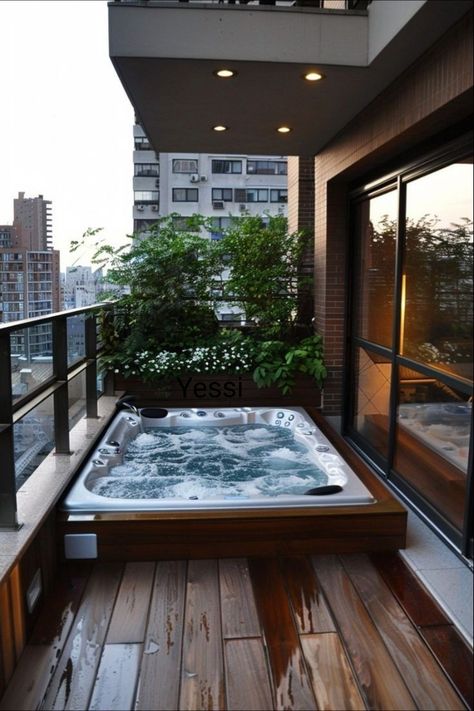 Small Rooftop Ideas, Tiny Luxury, Small Apartment Balcony Ideas, Apartment Balcony Ideas, Dubai Houses, Deco Accessories, Jacuzzi Outdoor, Balcony Ideas Apartment, Master Room