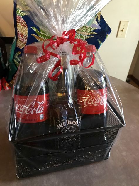 Jack Daniels basket Gifts For Jack Daniels Lovers, Jack And Coke Gift Basket, Jack Daniels Gift Basket, Valentines Day Cute Ideas, Jack Daniels Gifts, Coke Gifts, Jack And Coke, Basket Gifts, Candy Bouquet Diy