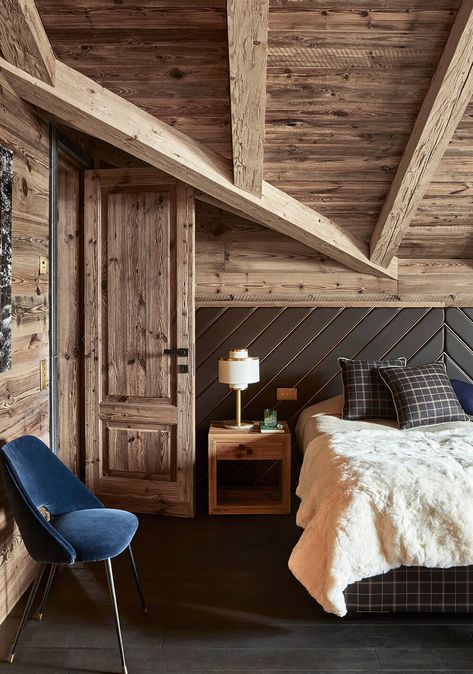 Humbert & Poyet | Chalet Ski Chalet Interior Design, Swiss Chalet Interior, Swiss Ski Chalet, Ski Chalet Interior, Chalet Interior Design, Swiss Ski, Timber Homes, Chalet Interior, Swiss Chalet