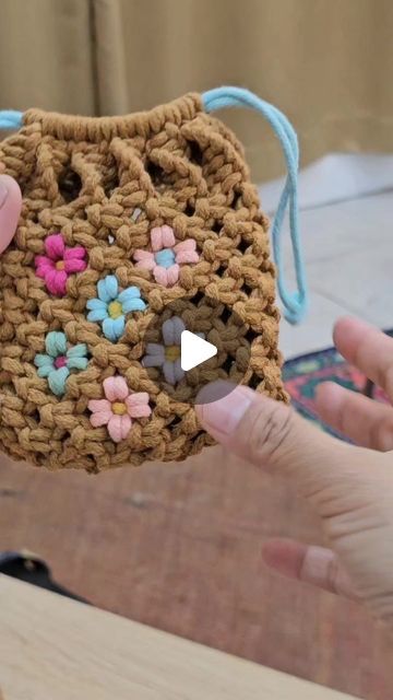 Macrame Drawstring Bag, Macrame Pouch Bag, Macrame Pouch Tutorial, Macrame Mini Bag, Macrame Bag Tutorial How To Make, Macrame Bag Tutorial, Macrame Tutorials, Knots Tutorial, Mini Macrame