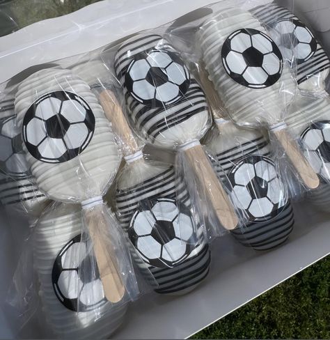 Soccer cakesicles ⚽️ Can do any sport with your team colors! DM me to place an order! 🏀⚾️🏈 #cakesicles #soccer #soccertreats #treatmaker #dipped #dippedtreats #chocolovers #chocolatedipped #shopsmall #desserts #hanford #visalia Soccer Cakesicles, Soccer Treats, Place An Order, Placing An Order, April 13, Chocolate Dipped, Cakepops, Team Colors, Dm Me