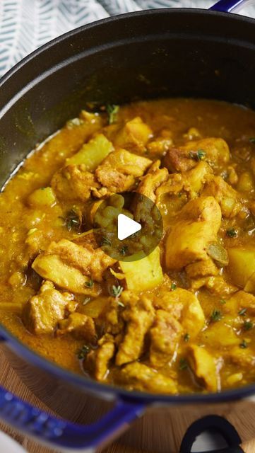 Grated Tomato, Jamaican Curry Powder, Jamaican Curry Chicken, Small Potatoes, Jamaican Curry, Chicken Curry Recipe, Chicken Pieces, Small Potato, Cumin Seeds