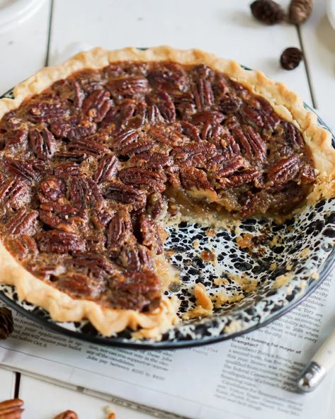 Toasted Pecan Pie - Baking for Friends Toast Pecans, Baking For Friends, Gooey Pecan Pie, Pecan Pie Ingredients, Best Pecan Pie, Pie Baking, Make Ahead Desserts, Pecan Pie Recipe, Breakfast Pastries