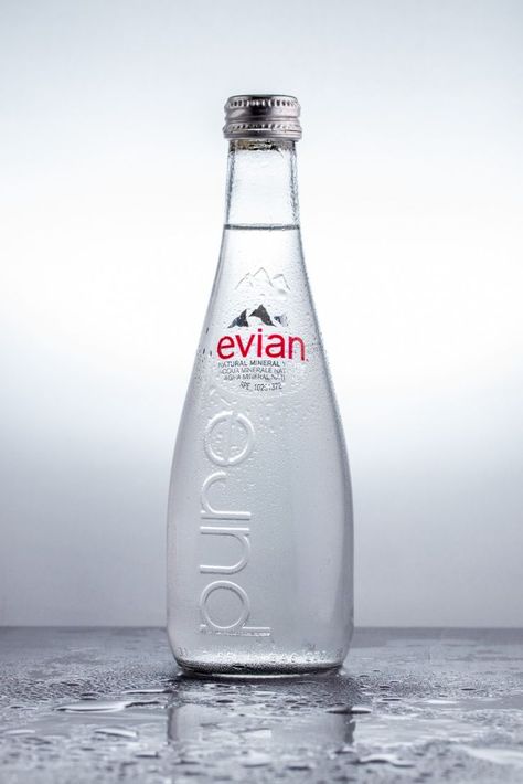 Evian Pure Mineral Water Eco Photography, Evian Water Bottle, Evian Water, Drink Ads, Mineral Water Bottle, Fruit Water, Bottle Water, Water Photography, Water Bottle Design