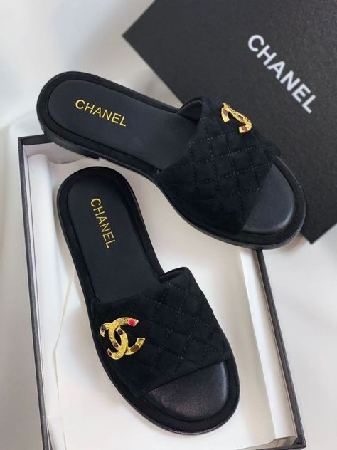 Palm Slippers For Ladies, Designer Sandals Flat, Shoe Hacks, Women Slippers Fashion, Chanel Boots, Pretty Sandals, Pretty Shoes Sneakers, Shoes Hack, Cute Shoes Heels