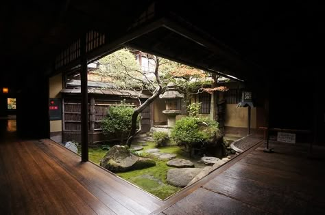 Traditional Japanese Architecture, Japanese Home Design, Japanese Style House, Traditional Japanese House, Aesthetic Japanese, Japan Architecture, Japan Home, Asian Architecture, Japanese Home