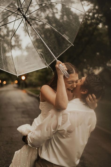 Romantic Rainy Day, Rainy Photoshoot, Rainy Engagement Photos, Rainy Wedding Photos, Rainy Photos, Rainy Day Photos, Rain Wedding, Rain Pictures, Rain Photo