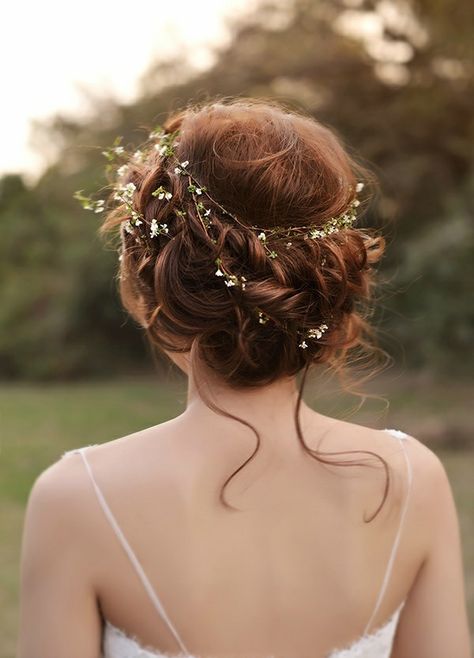 Another wedding hair idea, looks like a fairy tale... Woodland Fairy Wedding Dress, Narnia Wedding, Prom Fits, Forest Wedding Dress, Fairy Wedding Dress, Enchanted Forest Wedding, Fairy Hair, Fairy Wedding, Birthday Brunch