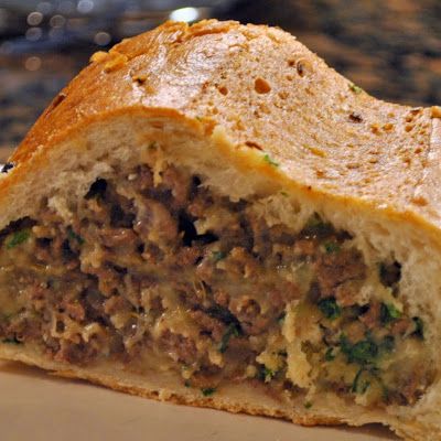 Sausage-Stuffed French Loaf @keyingredient #cheese #pork #bread French Loaf Recipe, Stuffed French Bread, Hardy Meals, French Loaf, Sausage Bread, Stuffed Bread, French Bread Recipe, Beef Sausage, Favorite Cookbooks