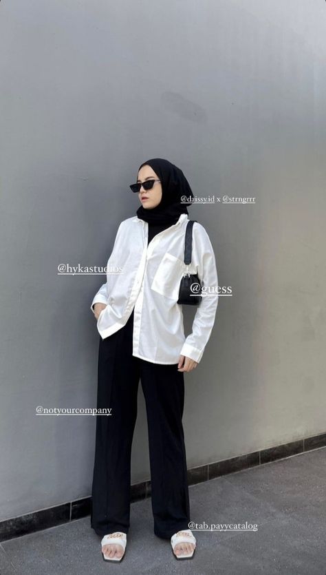 Outfit Kemeja Putih, Street Hijab Fashion, Modest Fashion Hijab, Muslim Outfits Casual, Hijab Style Casual, Hijabi Fashion Casual, Style Hijab, Hijabi Outfits Casual, Muslim Fashion Outfits