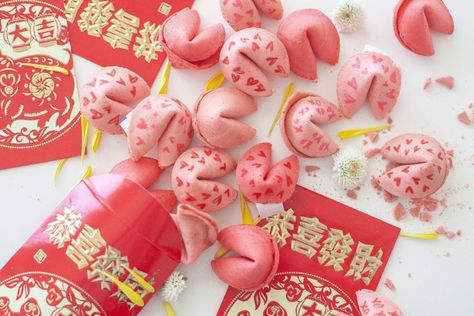 Sweet Pretty and Pink Fortune Cookies – Beijos Events Sakura Food, Chinese Fortune Cookie, Chinese New Year Ideas, Tell Tale Heart, Chinese Red Envelope, Food Vibes, Instagram Event, New Year Ideas, Valentines Inspiration