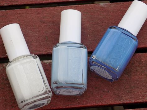 Blue Essie Gradient Nails For WinkDay - Tea & Nail Polish Essie Polish, Beauty Companies, Gel Top Coat, Gradient Nails, Makeup To Buy, Blue Makeup, Makeup Sponge, Free Makeup, How To Apply Makeup