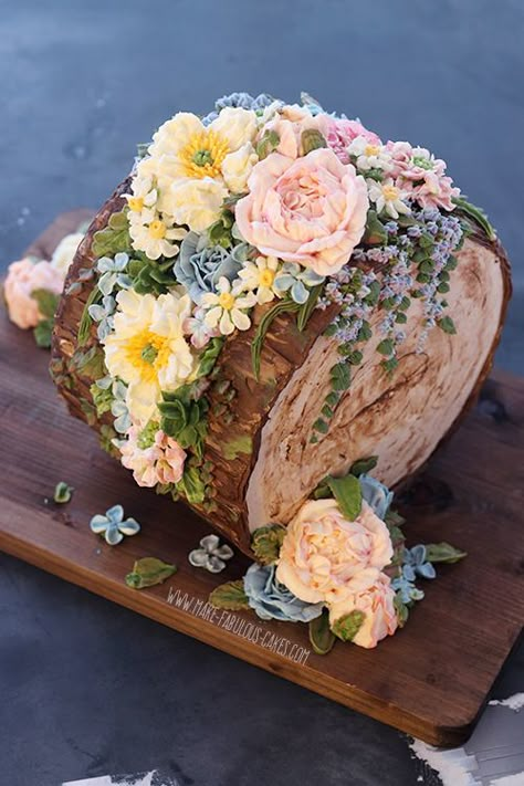 Top Forward Cake, Tree Stump Cake, Woodland Cake, Vanilla Cupcake Recipe, Fabulous Cakes, Log Cake, Cake Decorating Designs, Buttercream Flowers, Floral Cake