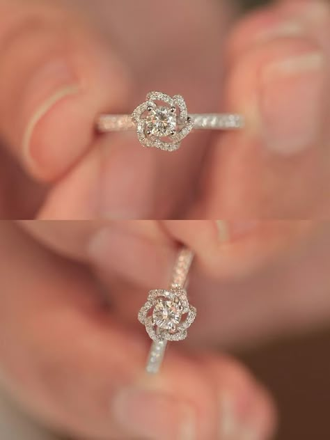 Petite Rings Engagement, Simplistic Jewelry, خواتم خطوبة, قلادات متدلية, Cute Promise Rings, Hand Jewelry Rings, Couple Ring Design, Pretty Engagement Rings, Fancy Jewelry Necklace