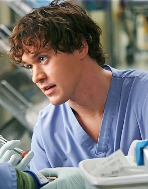 George Omalley, Greys Anatomy George, Tr Knight, Greys Anatomy Men, T R Knight, Anatomy Aesthetic, Grey's Anatomy Doctors, George O Malley, Man Anatomy