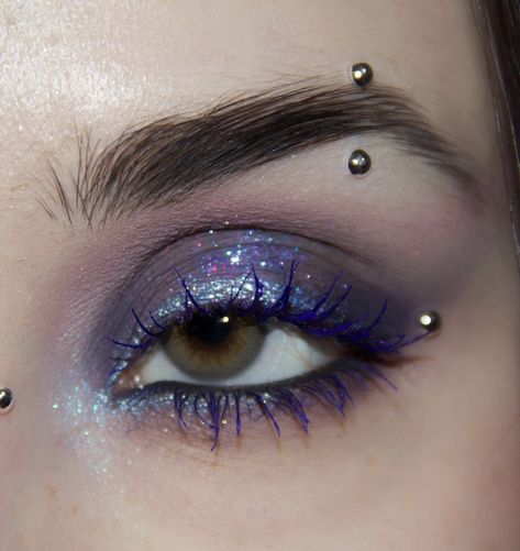 Space Glam Makeup, Blue Star Makeup, Ethereal Eye Makeup, Blue Mascara Looks, Intergalactic Makeup, Blue Eye Makeup Looks, Purple Eye Makeup Looks, Glittery Makeup Looks, Glitter Glam Makeup