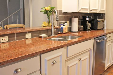 Red Granite Countertops, Granite Countertops White, Marble Kitchen Counters, Granite Bathroom Countertops, Kitchen Rehab, Red Backsplash, Kitchen 2022, Red Granite, Spanish Kitchen