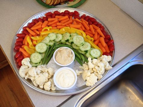 Rainbow veggie tray Birthday Party Veggie Tray, Rainbow Veggie Tray, Party Veggie Tray, St Patricks Food, Party Tray, Rainbow Unicorn Party, My Little Pony Birthday Party, Little Pony Birthday Party, Rainbow Unicorn Birthday