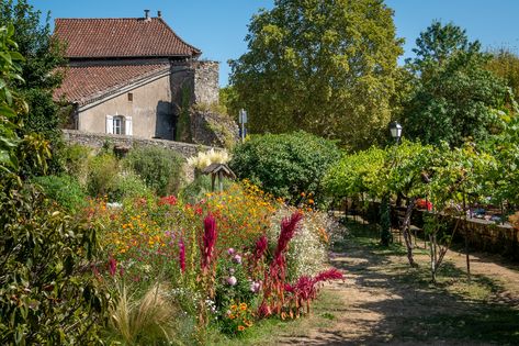 Limeuil, Dordogne, France | One of Les Plus Beaux Villages d… | Flickr Dordogne France, Beaux Villages, Aquitaine, France, Flowers