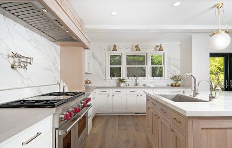 White Oak Kitchen. Transitional Style with a Modern Farmhouse elements. Caned Counterstools. White Cabinetry and White Oak Cabinetry. Calacatta and Light Gray Countertops. Pendant Lighting. #kitchen #kitchenideas #whiteoakkitchen #whiteoak #whitecabinetry #whiteoakcabinetry #kitcheninspiration #kitchens #canedseating #calacatta #islandpendants #builtinfridge Modern White Oak Kitchen, Oak And White Kitchen, White Oak Kitchen Cabinets, Types Of Kitchen Cabinets, Types Of Kitchen, White Oak Kitchen, Jackson Wyoming, Grey Countertops, Oak Kitchen Cabinets