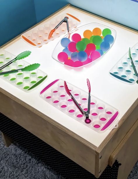 Building Study Sensory Table, Pre K Table Top Activities, Light Table Ideas For Toddlers, Preschool Table Top Activities, Light Box Activities, Kindergarten Tables, Preschool Tables, Montessori Crafts, September Preschool