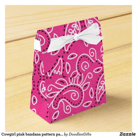 Cowgirl pink bandana pattern party favor box Barbie Cowboy, Cowgirl Party Favors, Pink Barnyard Party, Cow Birthday Parties, Pink Bandana, Rodeo Party, Horse Birthday Parties, Pink Cowboy, Bandana Pattern