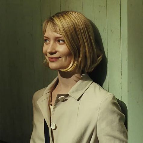 Mia Wasikowska Hair, Mia Wasikowska Aesthetic, Henry Winter, Portraits Female, Mia Wasikowska, Lana Del Rey Lyrics, Prettiest Girl, Donna Tartt, Super Rich Kids