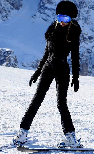 odri - black1 | skisuit guy | Flickr Snow Boarding Outfits Woman, Snow Jumpsuit, Womens Ski Outfits, Ski Trip Outfit, Sunglasses Dior, Down Suit, Outfits Long Sleeve, Apres Ski Party, Ski Outfit