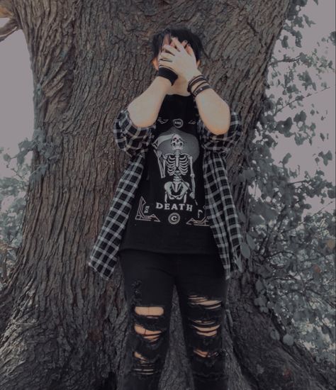 Jacksepticeye Cloak, Punk Werewolf, Pastel Goth Outfits Boy, Soft Emo Boy, Markiplier Jacksepticeye, Eboy Aesthetic, Skeleton Clothes, Mood Bored, Emo Clothes