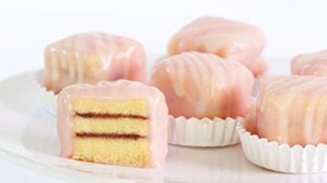 I can turn down a cupcake, biscotti or macaron, but never  a petit four. Why? Its a tiny cake, with wee little layers. . . who wouldnt go crazy for one! Easy Petit Fours, Petit Fours Recipe Easy, Petit Four Recipes, Tiny Cakes, Sara Lee, Eclairs, Mini Desserts, Camping Trip, Tea Recipes