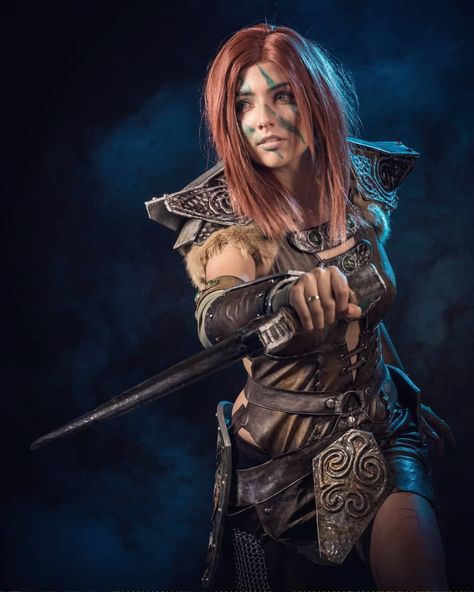 ComicCon Aela photos! I love this costume so much ♡ it was a pain in the butt to make tho ( : Photos by @adenry #aelathehuntress #skyrim #theelderscrolls #medieval #costume #cosplay #aelacosplay #skyrimcostume #skyrimcosplay #aniventurecomiccon2018 #comiccconbulgaria #evafoam #leather Female Huntress, Skyrim Costume, Aela The Huntress, Huntress Cosplay, Skyrim Cosplay, The Huntress, Medieval Costume, Cosplay Characters, Cute Cosplay