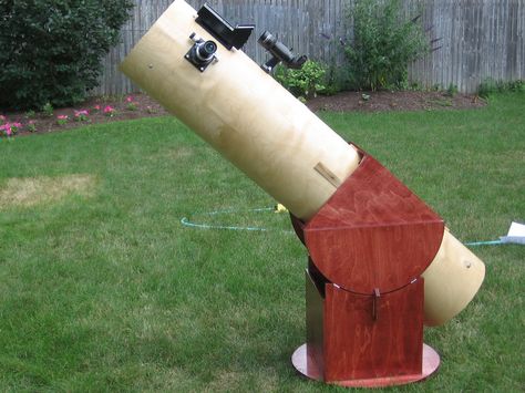 Homemade 12.5 inch Dobsonian Telescope Dobsonian Telescope, Telescope Craft, Diy Telescope, Astronomy Telescope, Astronomical Telescope, Trailer Life, Diy Cans, Scopes, Telescopes