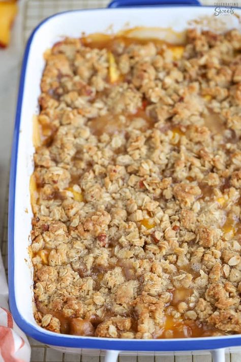 Peach And Apple Crisp, Strawberry Peach Crumble, Peach Oat Crumble, Peach Crumble With Fresh Peaches, Peach Cobbler Oats, Peach Crisp With Frozen Peaches, Peach Crisp With Canned Peaches, Peach Dishes, Peach Crumble Recipe