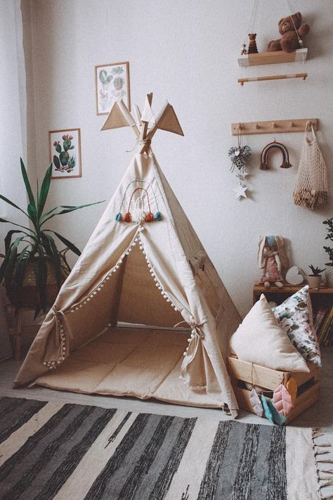 Teepee Nursery, Green Boys Room, Camping Room, Peter Pan Nursery, Baby Birthday Decorations, Theme Nature, Teepee Kids, Bed Tent, Teepee Tent