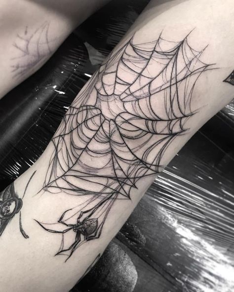 Tattoo Spider Web, Tattoo Spider, Knee Tattoos, Spider Web Tattoo, Tattoo World, Web Tattoo, Wicked Tattoos, Cartoon Character Tattoos, Arte Peculiar