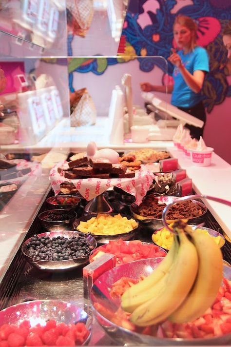 little black pearls: Snog Frozen Yogurt toppings Frozen Yogurt Toppings, Yogurt Toppings, Black Pearls, Super Yummy, Frozen Yogurt, Black Pearl, Yogurt, Frozen, Black