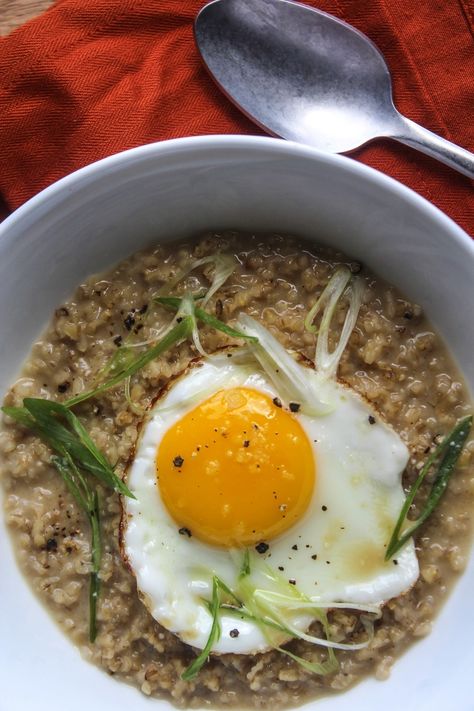 Savory Miso Breakfast Oatmeal Recipe. Looking for more unique ideas for healthy and easy breakfasts? Try this! Japanese Breakfast Vegetarian, Asian Breakfast Recipes Healthy, Japanese Oatmeal, Asian Oatmeal, Miso Breakfast, Broth Breakfast, Miso Oatmeal, Oatmeal Savory, Congee Recipes