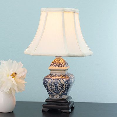 Blue And White Lamps, Blue And White Lamp, Vintage Bedroom Furniture, Blue Table Lamp, Unique Table Lamps, Traditional Lamps, Mini Table Lamps, Vase Blue, Square Vase