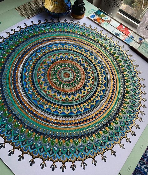 Using Gold Leaf, Turquoise Mandala, Paint With Acrylics, Mandala Canvas, Mandala Background, Mandala Art Therapy, Pen Art Drawings, Sacred Geometry Art, Gold Mandala