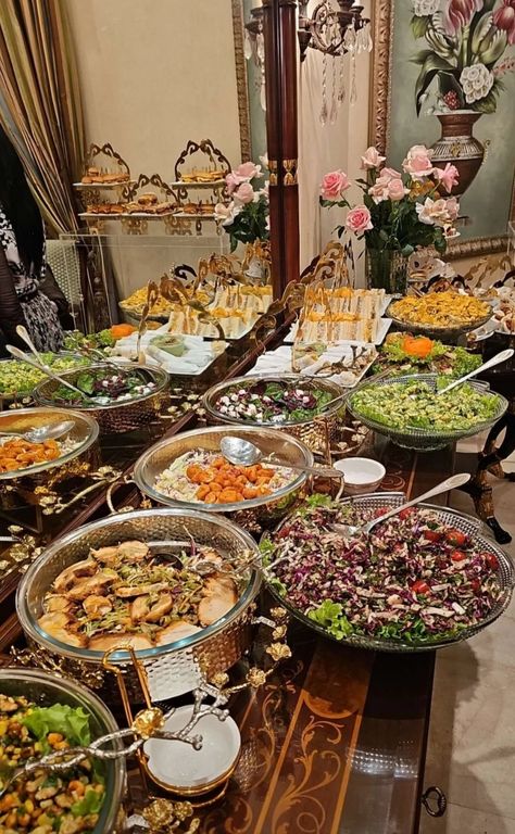 Meals and open buffet Luxury Buffet Table, Buffet Luxury, Luxury Buffet Food, Pakistani Food Table Setting, Wedding Buffet Indian, Luxury Catering, Indian Food Buffet Table, Arabic Buffet, Wedding Buffet Food