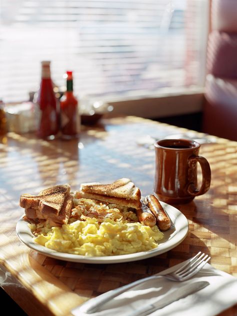 Scrambled eggs for dinner? Don’t mind if I do. Photo: Gary Yeowell Eggs For Dinner, Restaurant Trends, Diner Aesthetic, Cooking Tricks, Breakfast Photography, Breakfast Cafe, Vintage Diner, Food And Restaurant, Diner Recipes